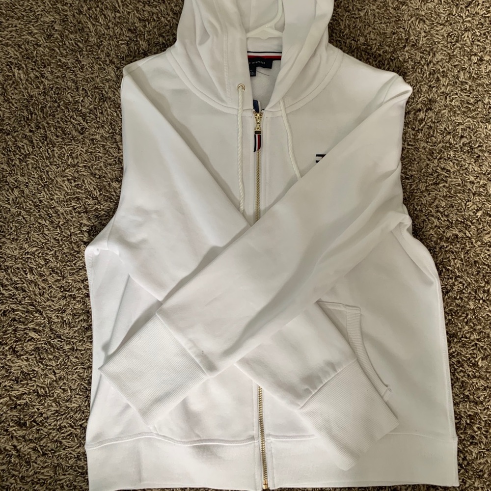 White Tommy Hilfiger zip up jacket🤍